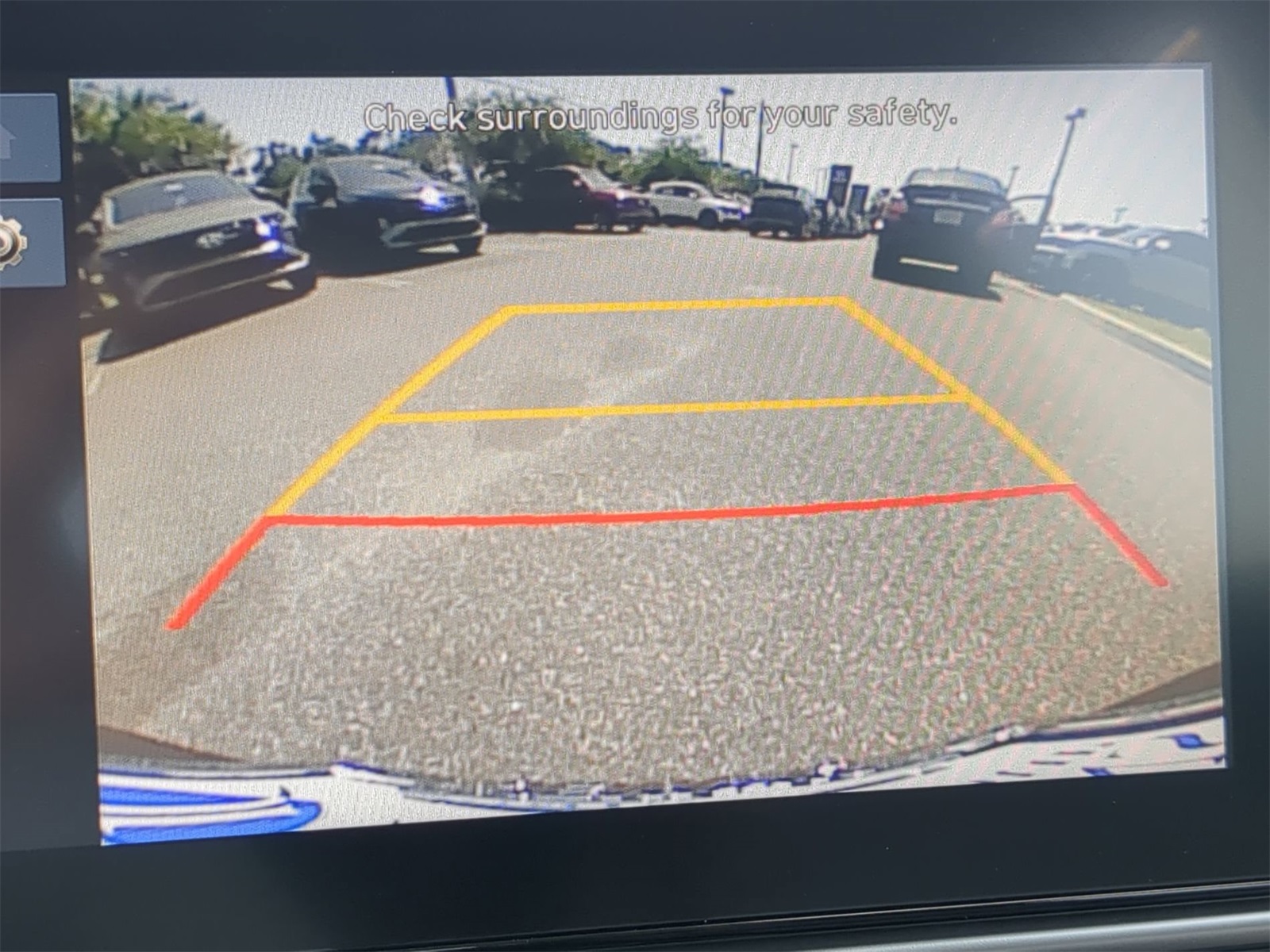 2025 Hyundai Venue SEL Image 28 of 38