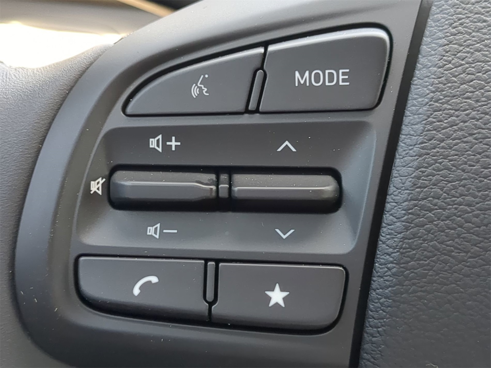 2025 Hyundai Venue SEL Image 31 of 38