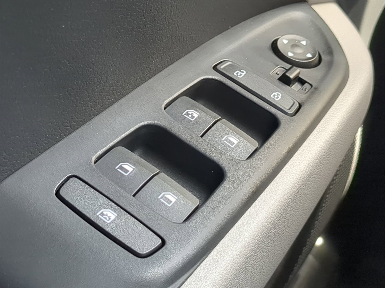 2025 Hyundai Venue SEL Image 29 of 38