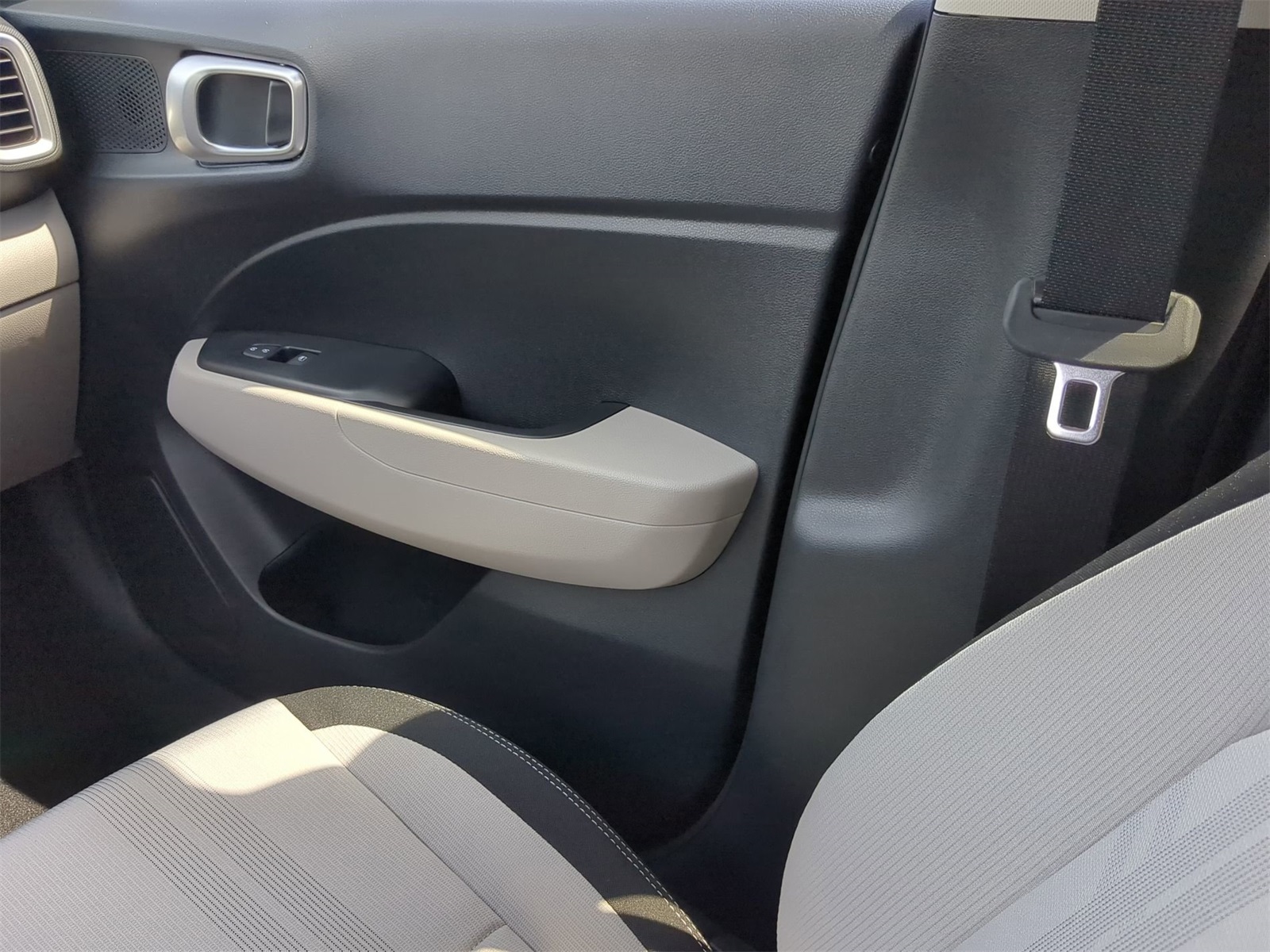 2025 Hyundai Venue SEL Image 24 of 38