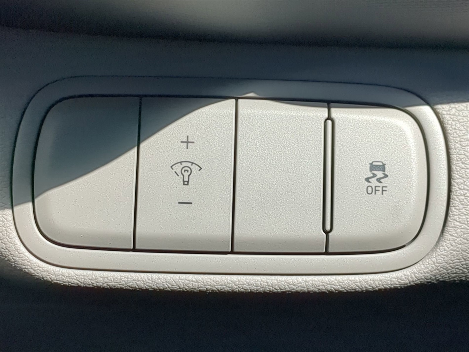 2025 Hyundai Venue SEL Image 30 of 38