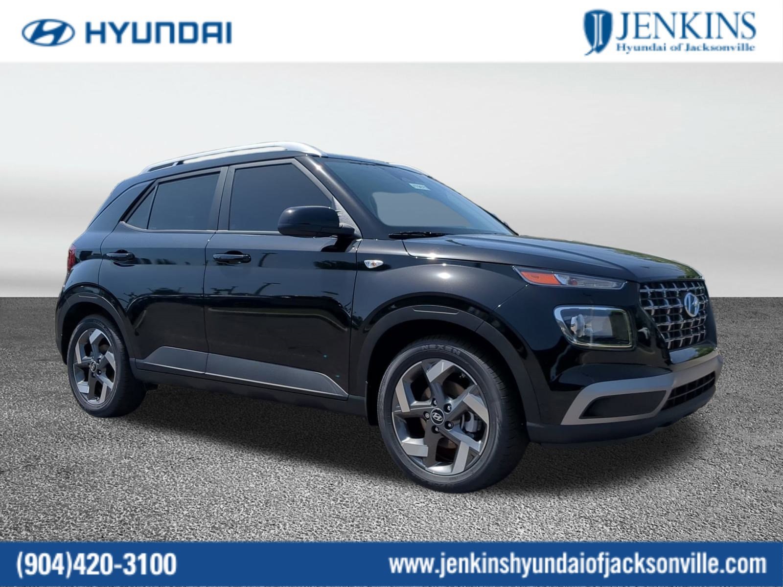 2025 Hyundai Venue SEL Image 3 of 38