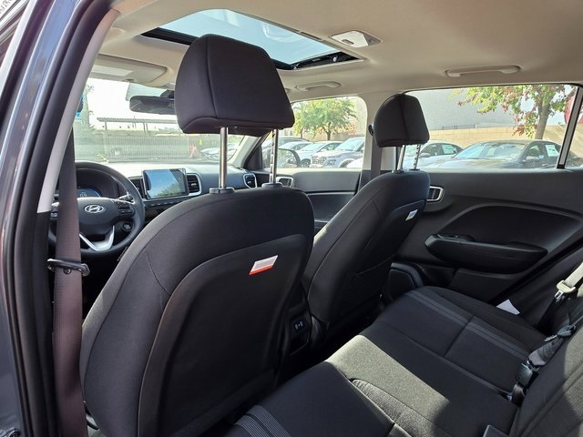 Vehicle image 19 of 46