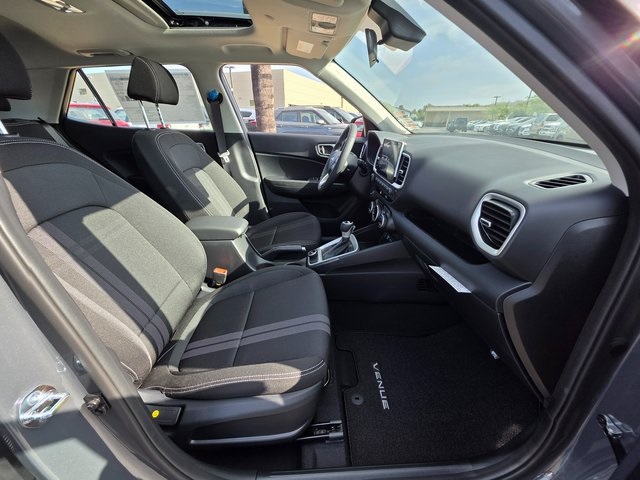Vehicle image 10 of 46