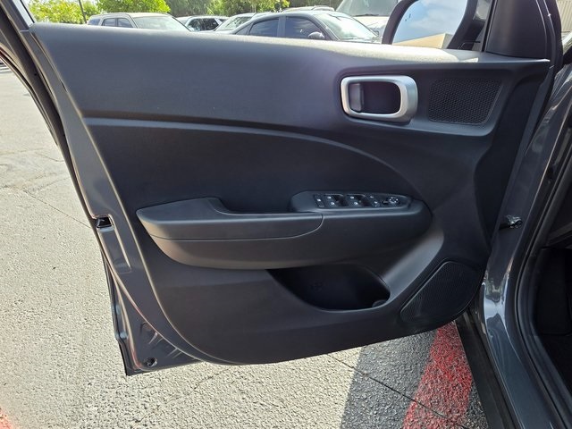 Vehicle image 21 of 46