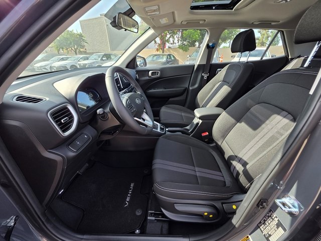 Vehicle image 15 of 46