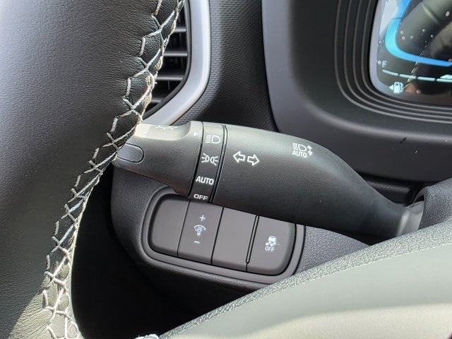 Vehicle image 36 of 46