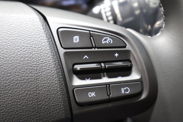 Vehicle image 16 of 31