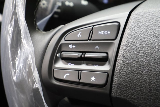 Vehicle image 15 of 31