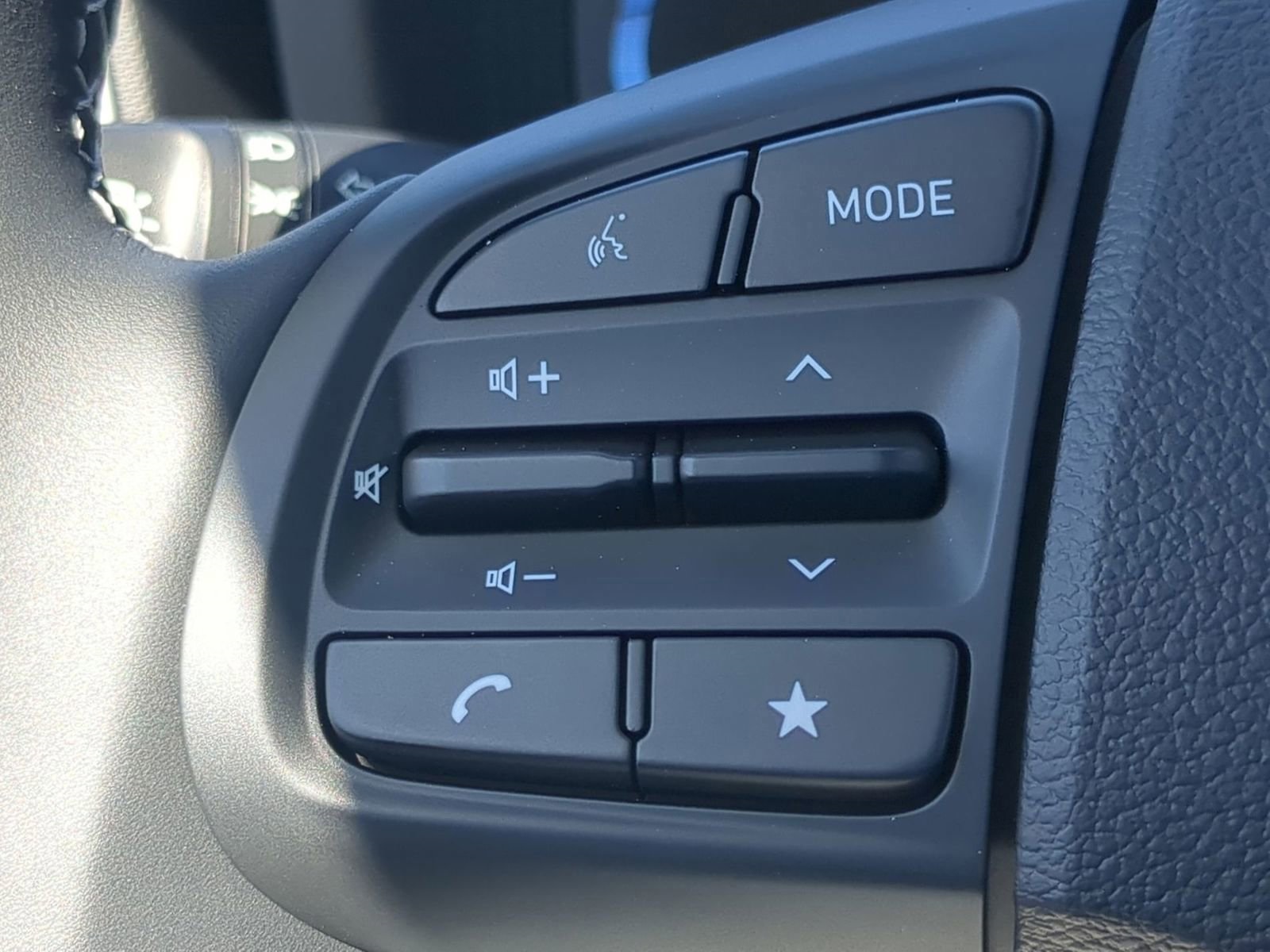 2025 Hyundai Venue SEL Image 19 of 38