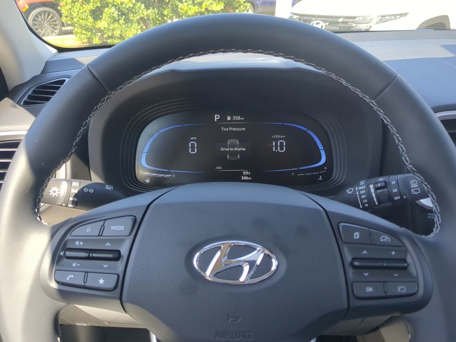 2025 Hyundai Venue SEL Image 30 of 38