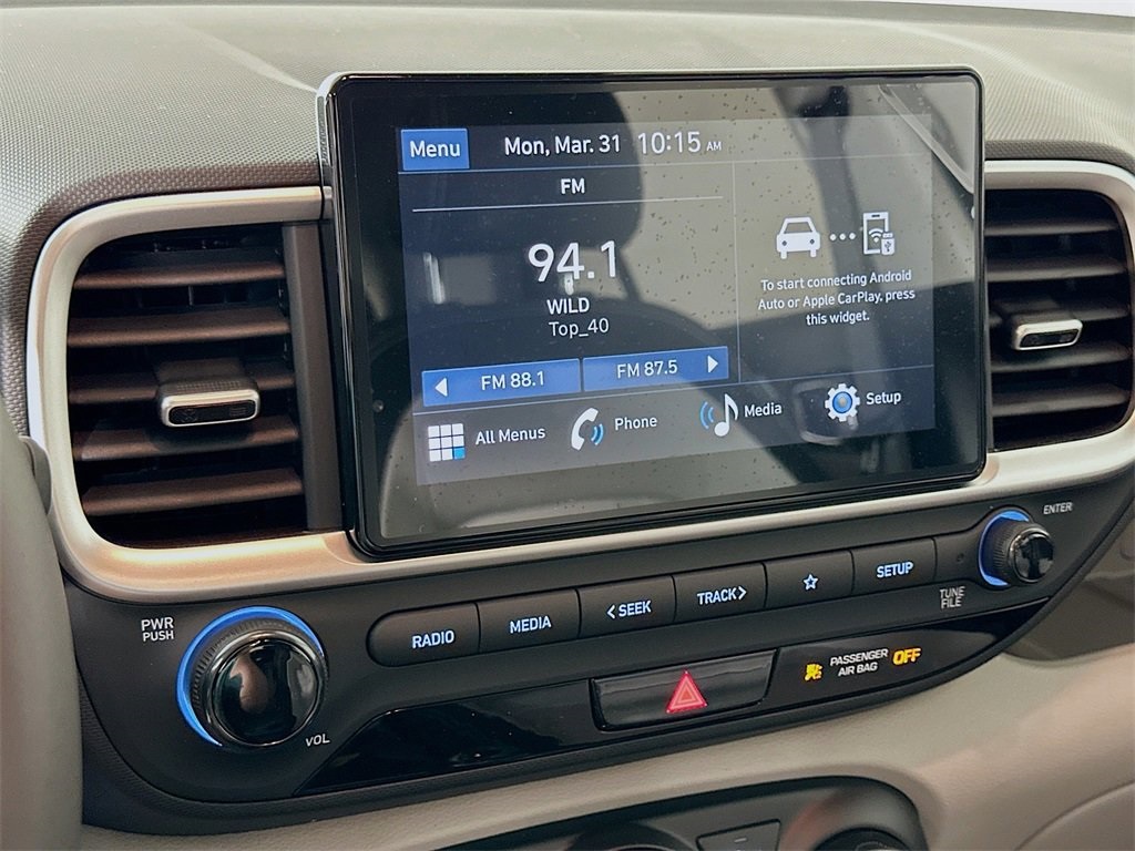 2025 Hyundai Venue SEL Image 13 of 20