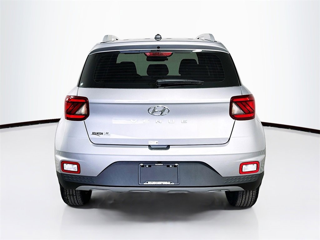 2025 Hyundai Venue SEL Image 3 of 20