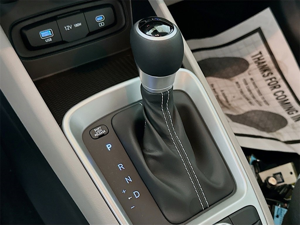 2025 Hyundai Venue SEL Image 14 of 20