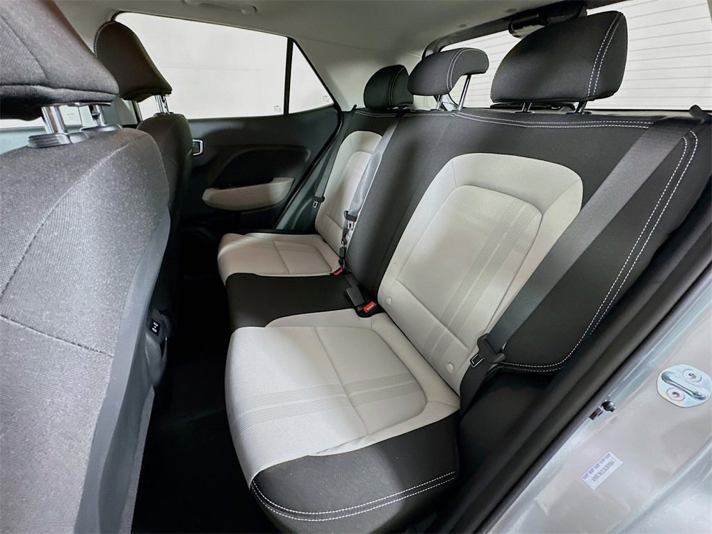 2025 Hyundai Venue SEL Image 7 of 20