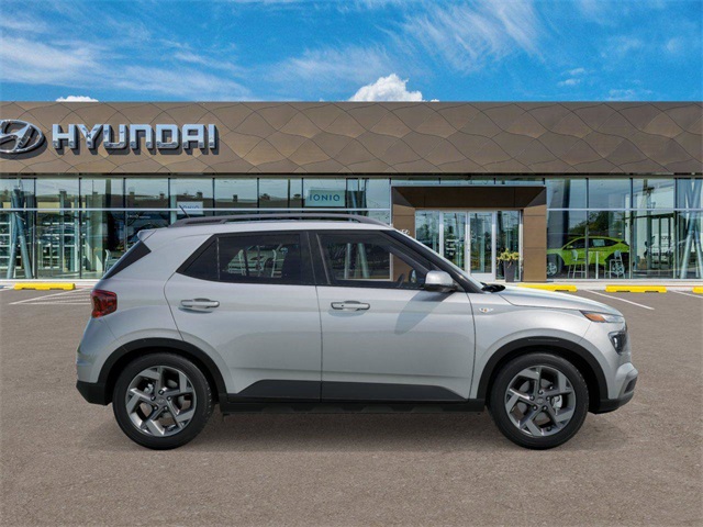 Vehicle image 4 of 17