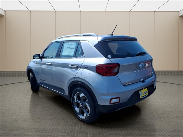 2025 Hyundai Venue SEL Image 5 of 19