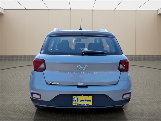 2025 Hyundai Venue SEL Image 4 of 19