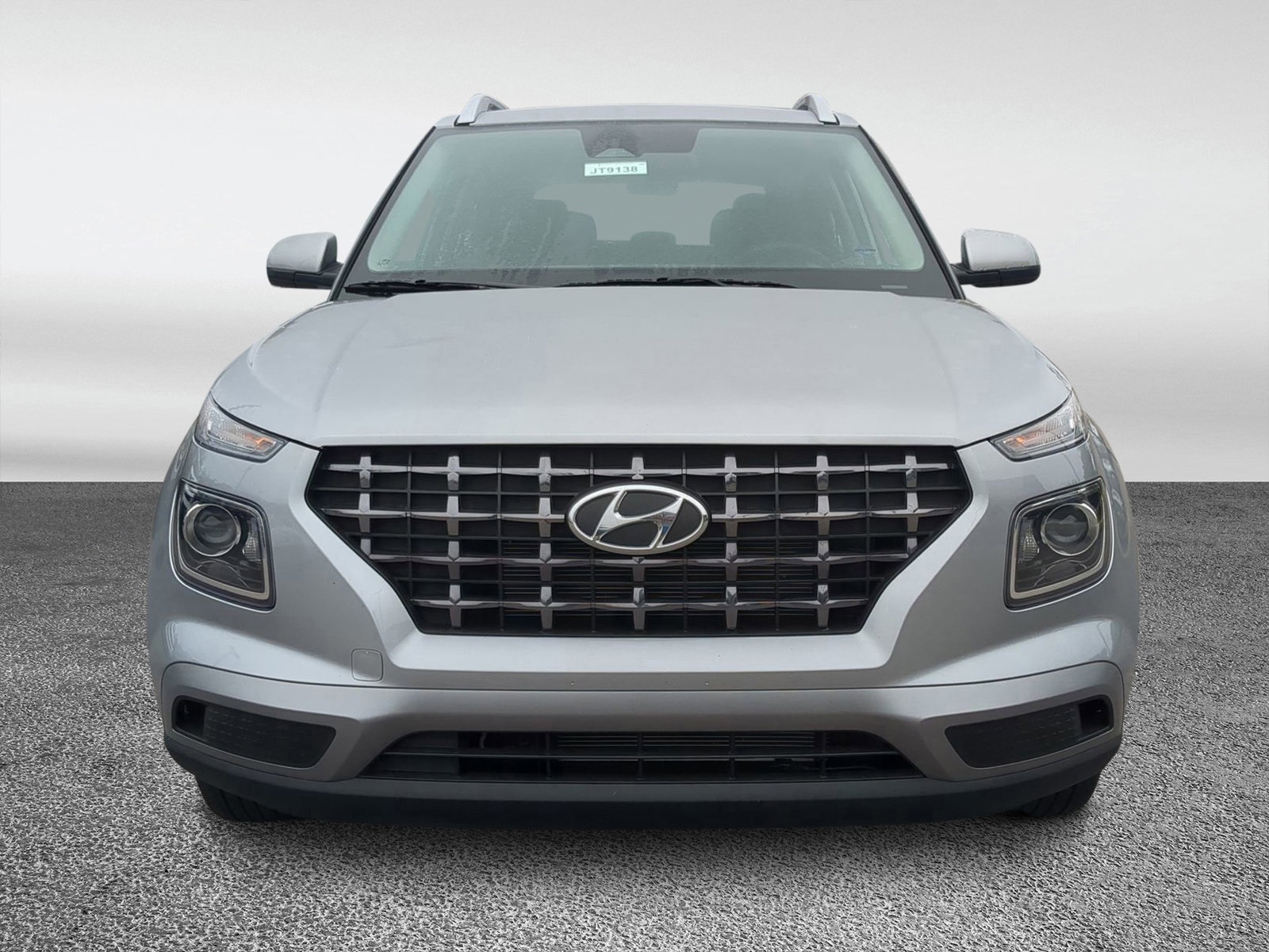 2025 Hyundai Venue SEL Image 2 of 38