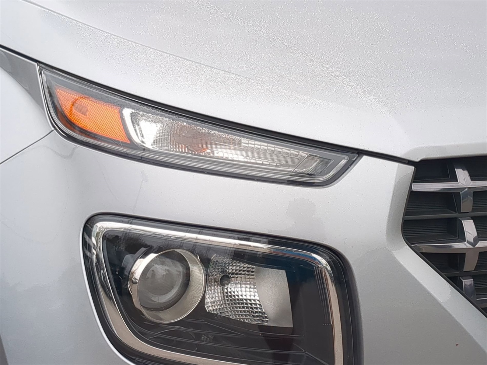 2025 Hyundai Venue SEL Image 16 of 38