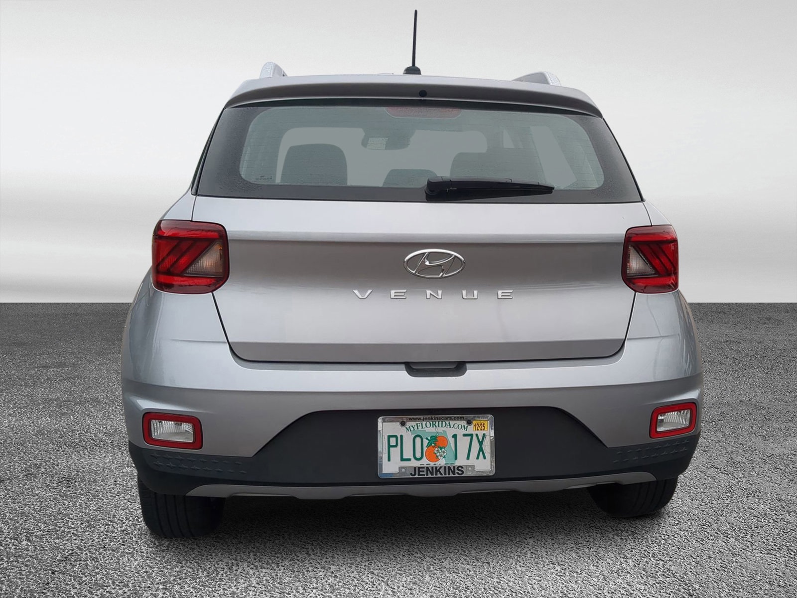 2025 Hyundai Venue SEL Image 6 of 38