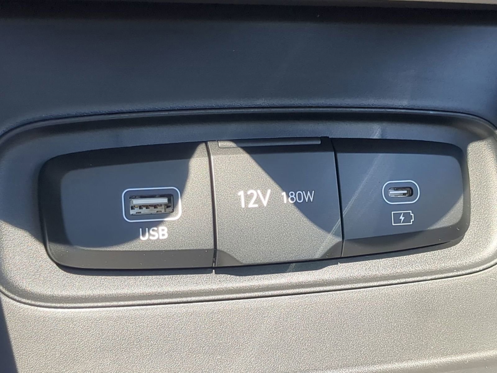 2025 Hyundai Venue SEL Image 38 of 38