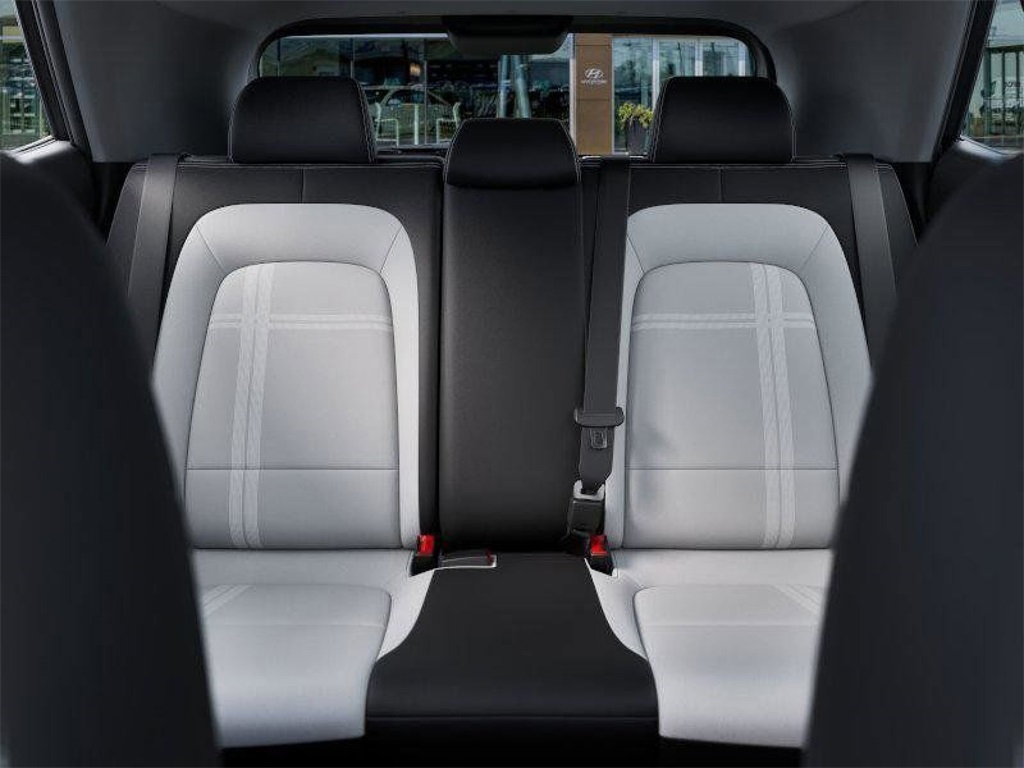 2025 Hyundai Venue SEL Image 9 of 17