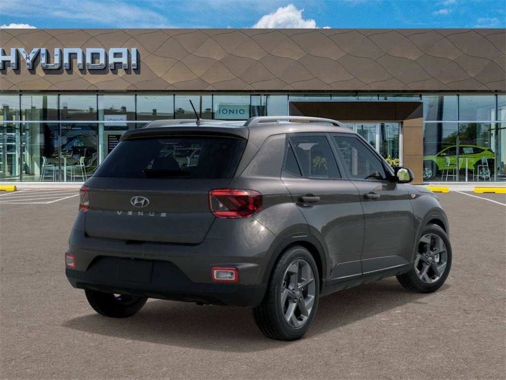 2025 Hyundai Venue SEL Image 5 of 17