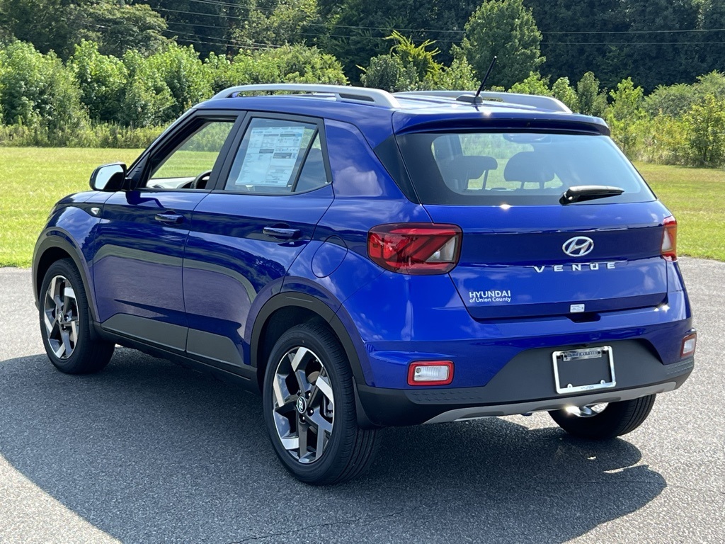 2025 Hyundai Venue SEL Image 5 of 18