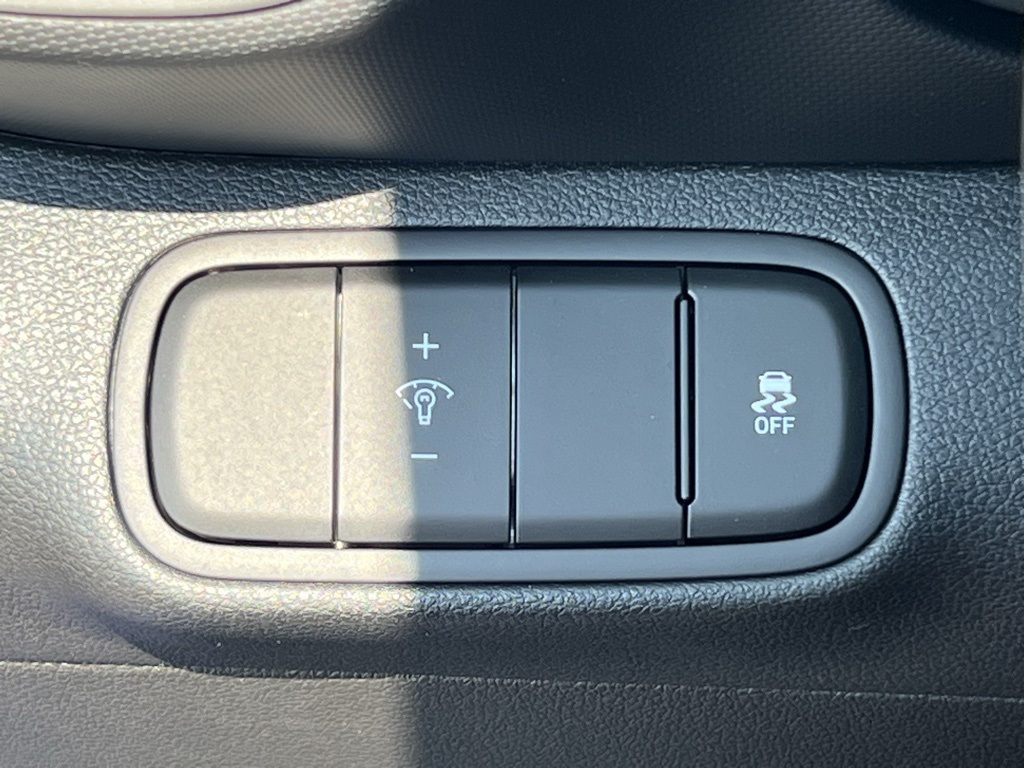 2025 Hyundai Venue SEL Image 17 of 18