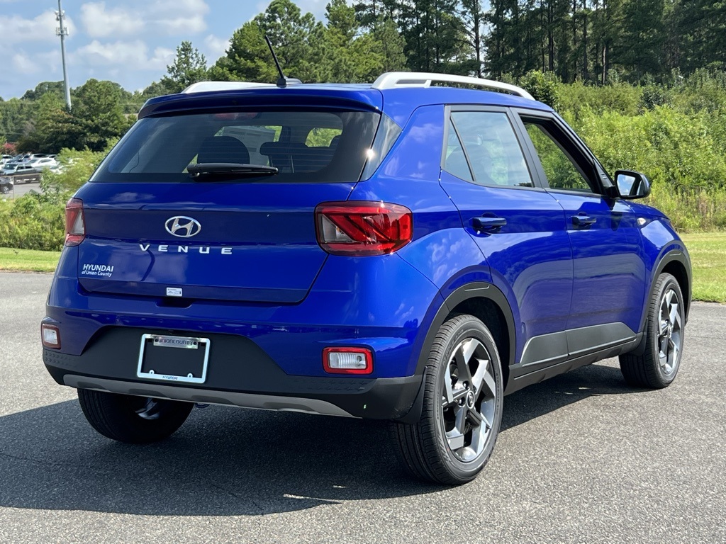 2025 Hyundai Venue SEL Image 4 of 18