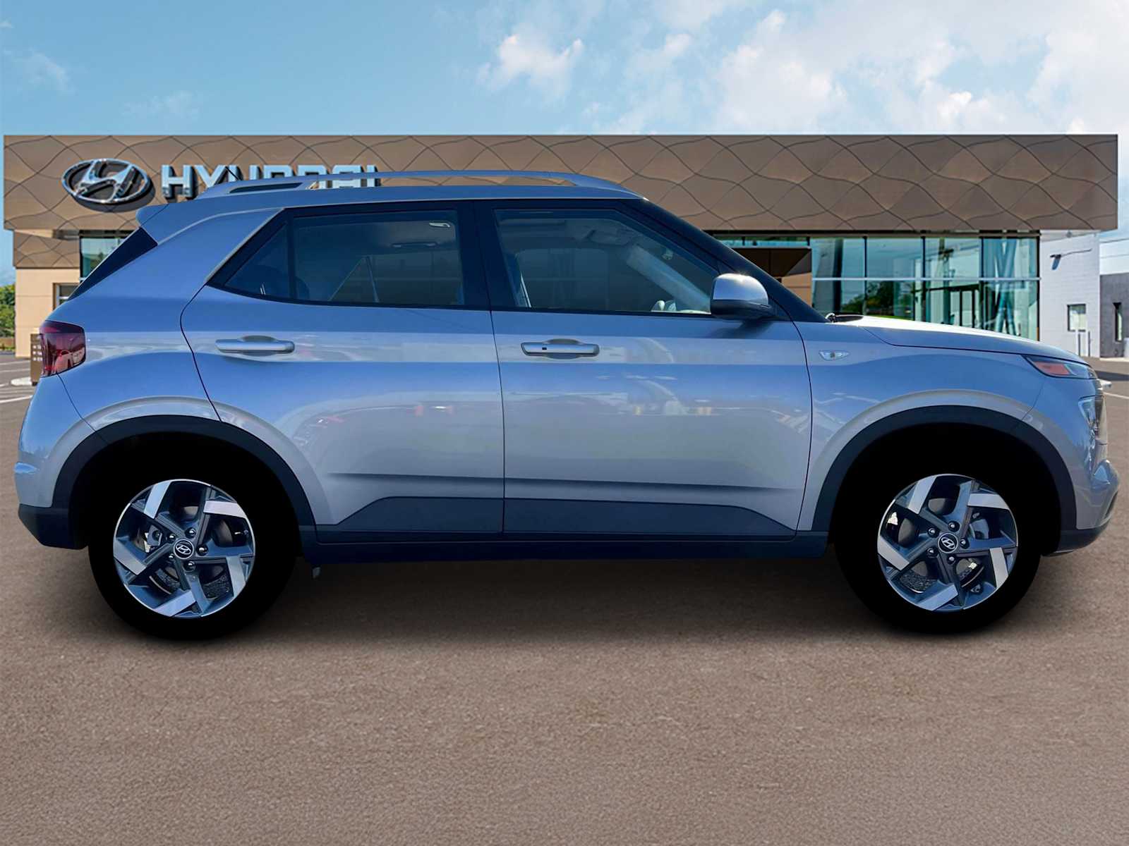 2025 Hyundai Venue SEL Image 6 of 19