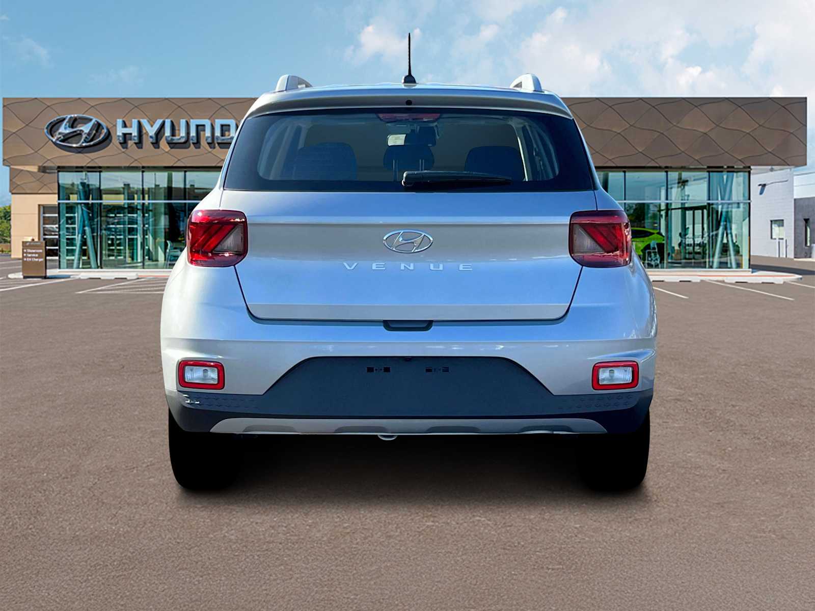 2025 Hyundai Venue SEL Image 9 of 19