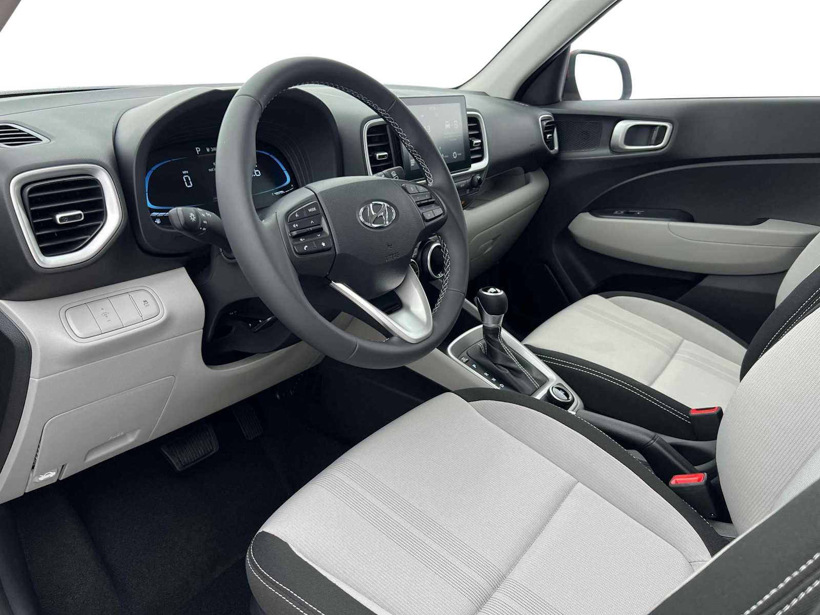 2025 Hyundai Venue SEL Image 16 of 19