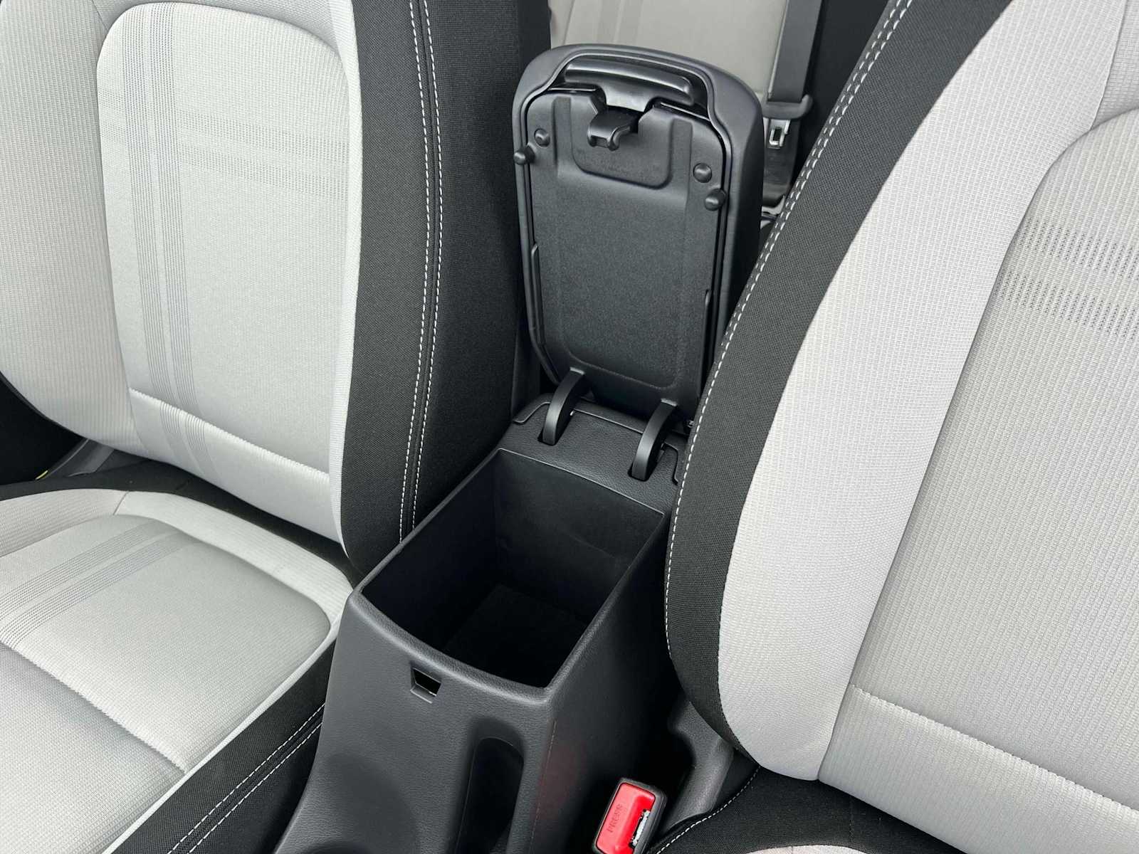 2025 Hyundai Venue SEL Image 18 of 19