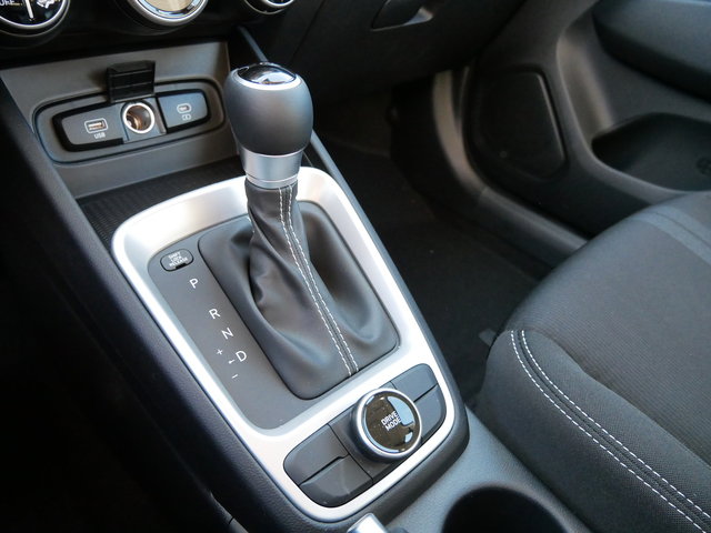 Vehicle image 9 of 11