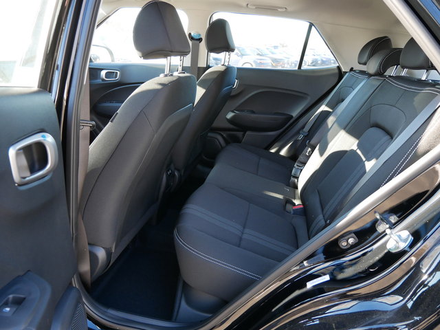 Vehicle image 6 of 11