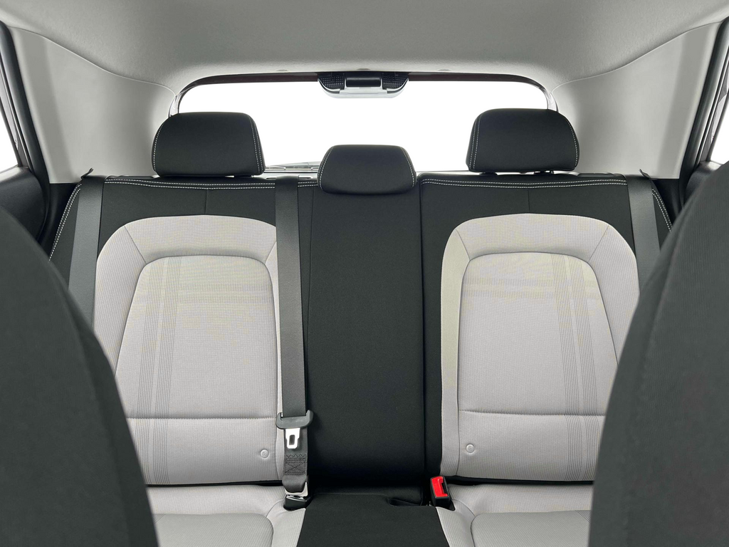 2025 Hyundai Venue SEL Image 13 of 19