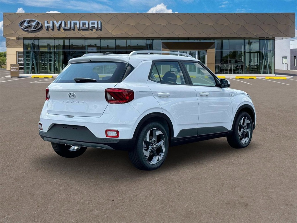 2025 Hyundai Venue SEL Image 14 of 35