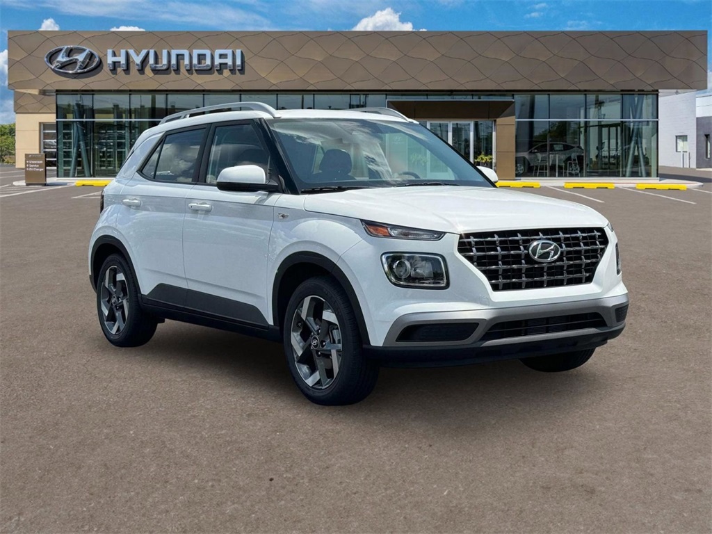 2025 Hyundai Venue SEL Image 6 of 35