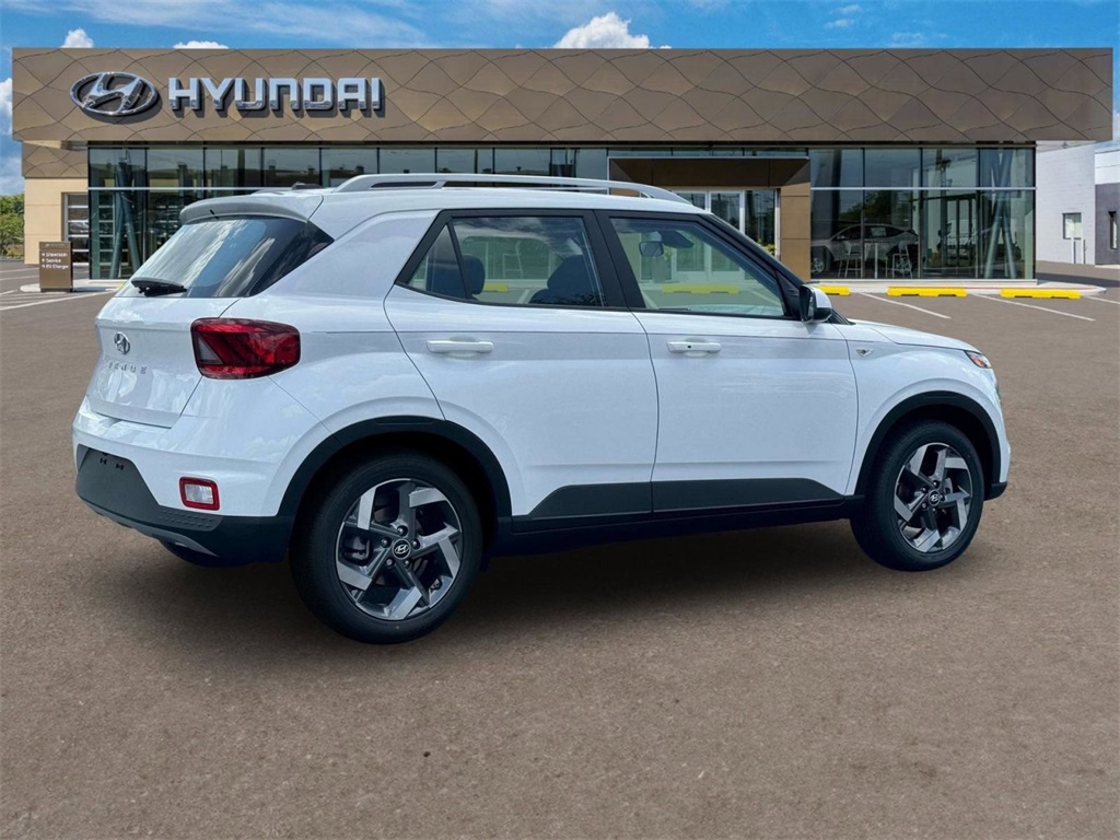 2025 Hyundai Venue SEL Image 7 of 19