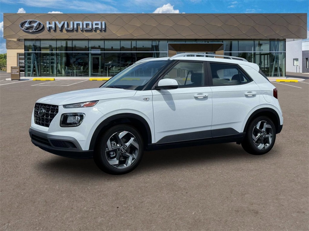 2025 Hyundai Venue SEL Image 2 of 19