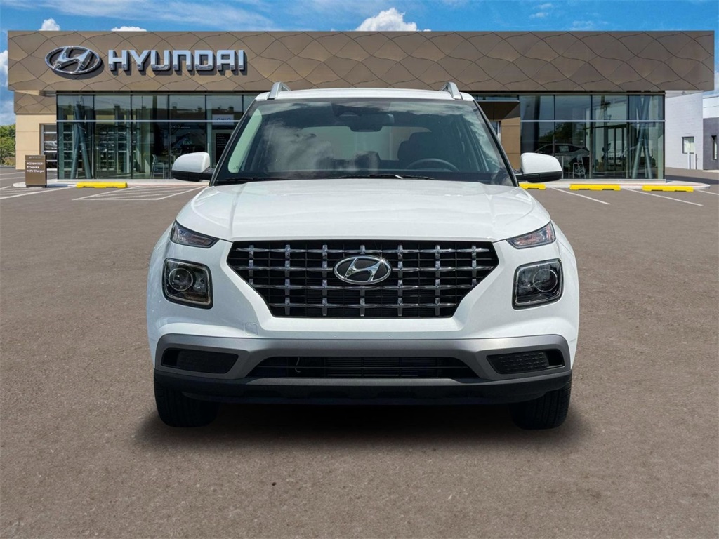 2025 Hyundai Venue SEL Image 3 of 19