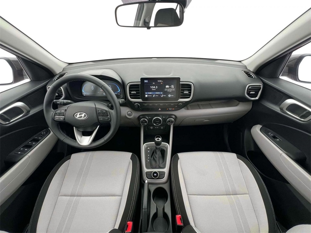 2025 Hyundai Venue SEL Image 14 of 19