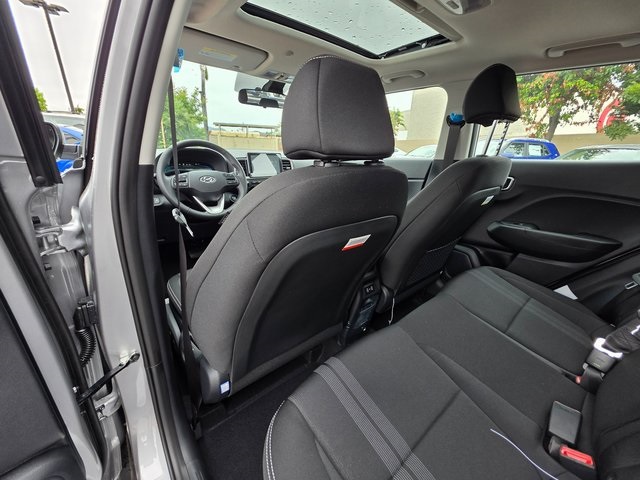 Vehicle image 19 of 39