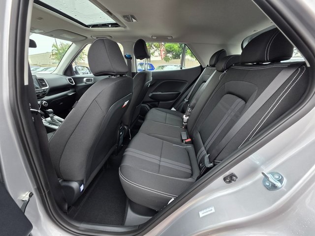 Vehicle image 17 of 39
