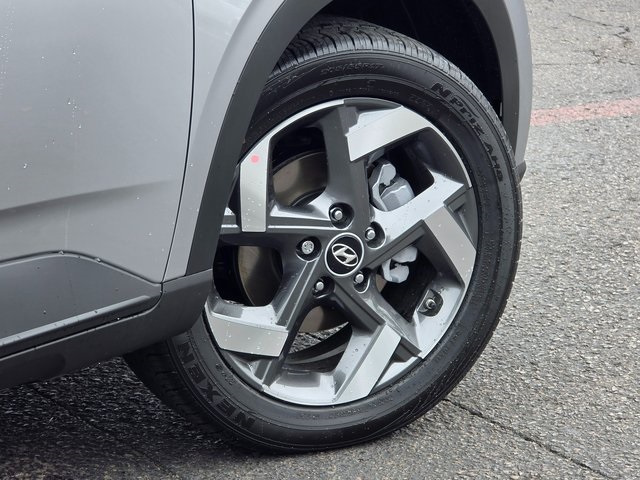 Vehicle image 8 of 39