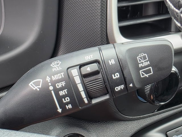 Vehicle image 36 of 39