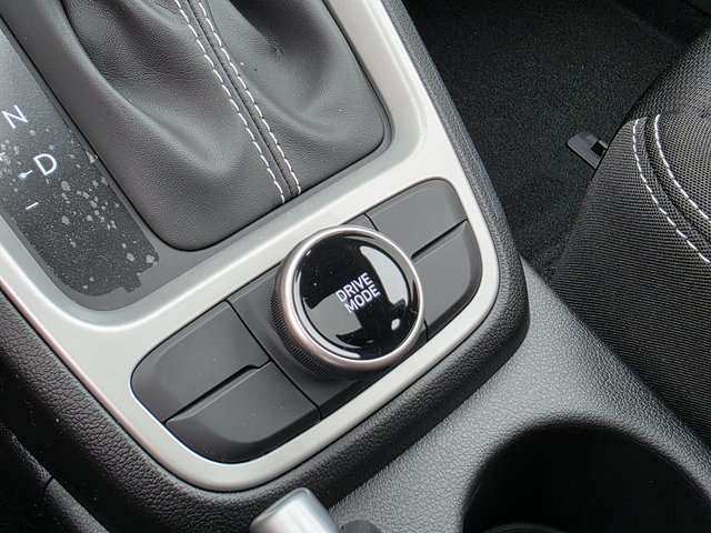 Vehicle image 31 of 39