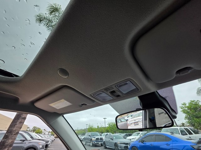 Vehicle image 12 of 39